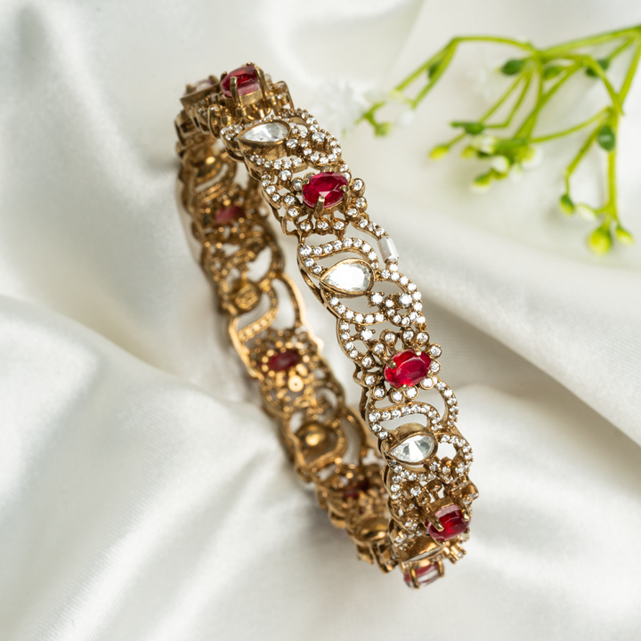 VICTORIAN BANGLE WITH RUBY STONE
