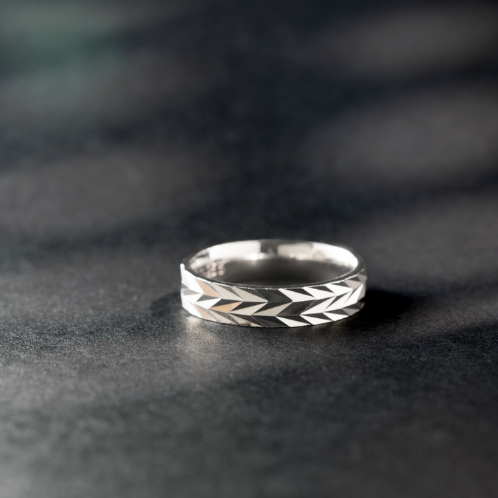 Laser-Cut Chevron Pattern Silver Ring