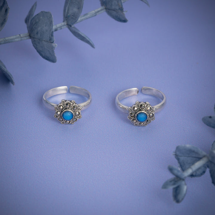 Antique Silver Toe Ring with Blue Stone