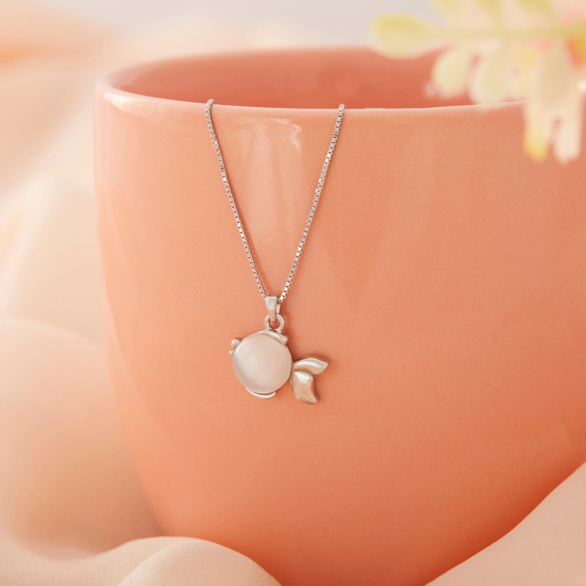 Silver Fish Motif Stone Chain Ishna