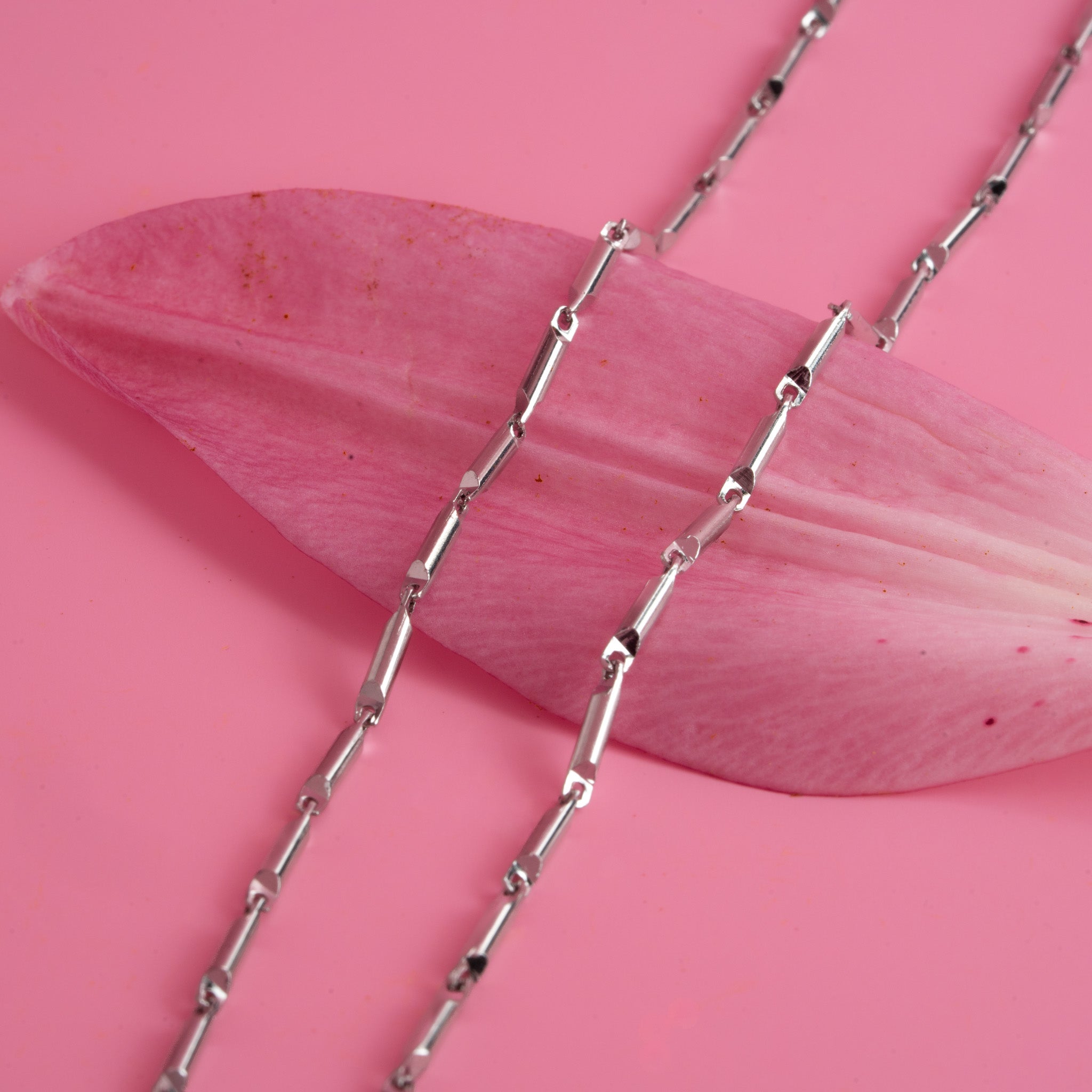 Silver geometric link chain necklace