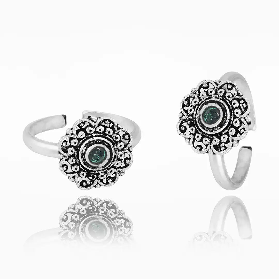 Silver green stone floral toe ring with oxidised