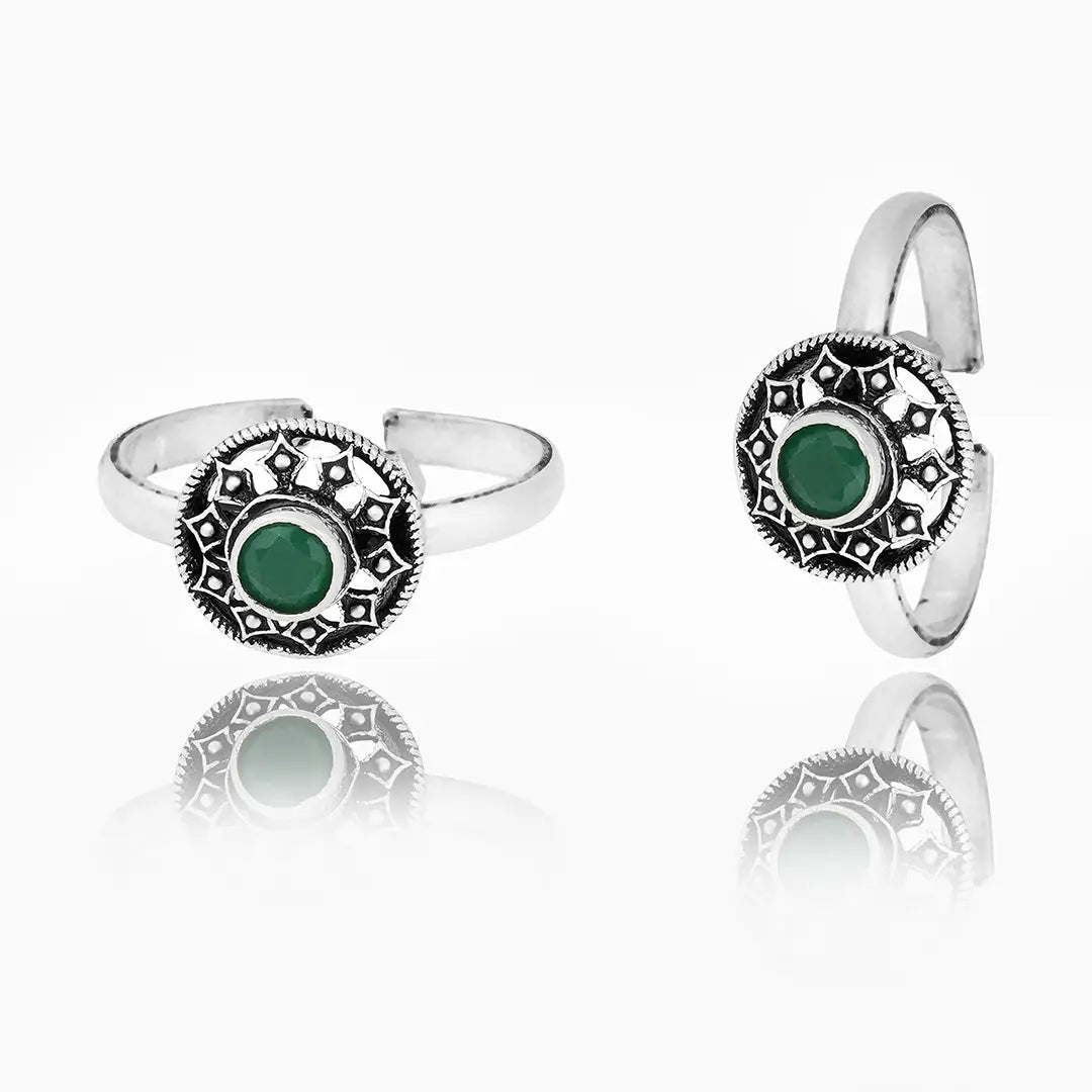 Silver green stone toe ring with round  oxidised