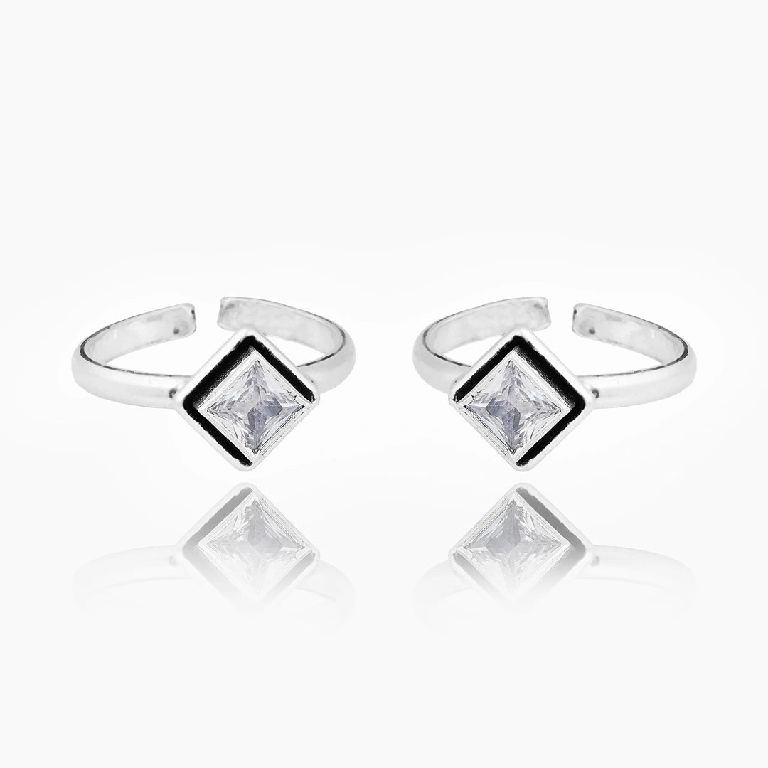 Silver square toe ring with white stone
