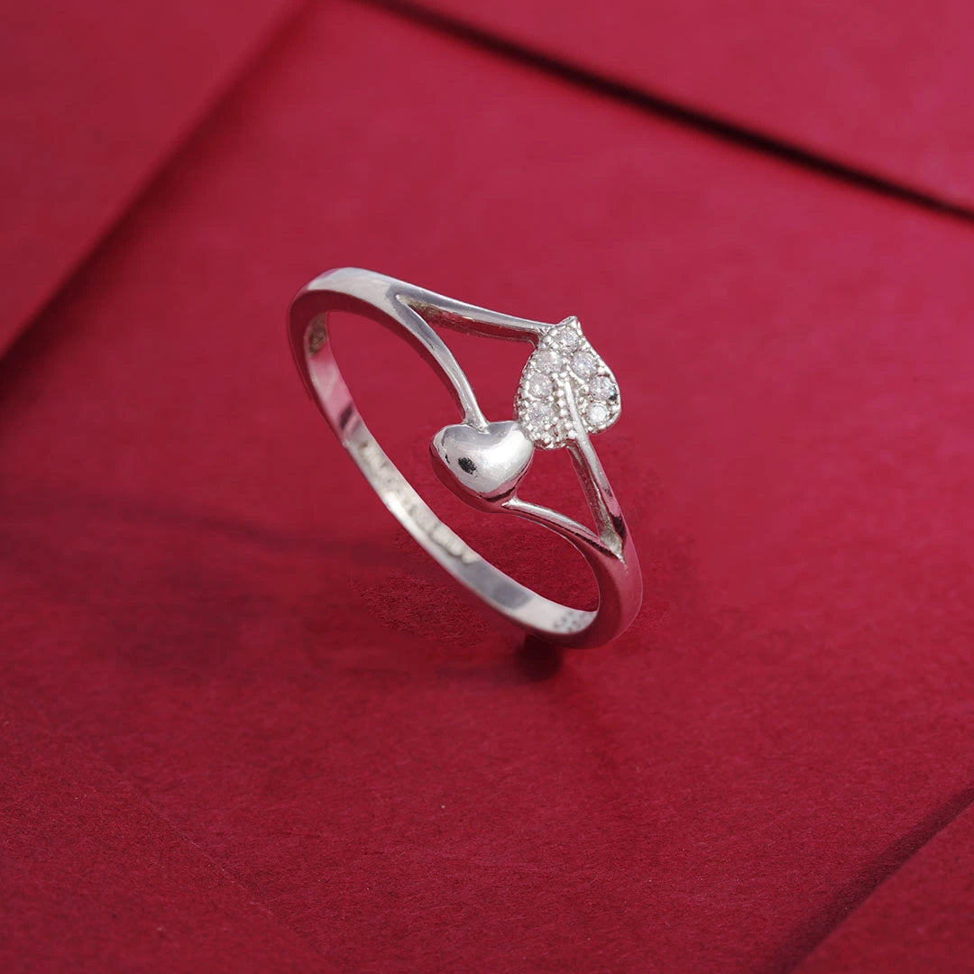 Silver swan design ring with crystals