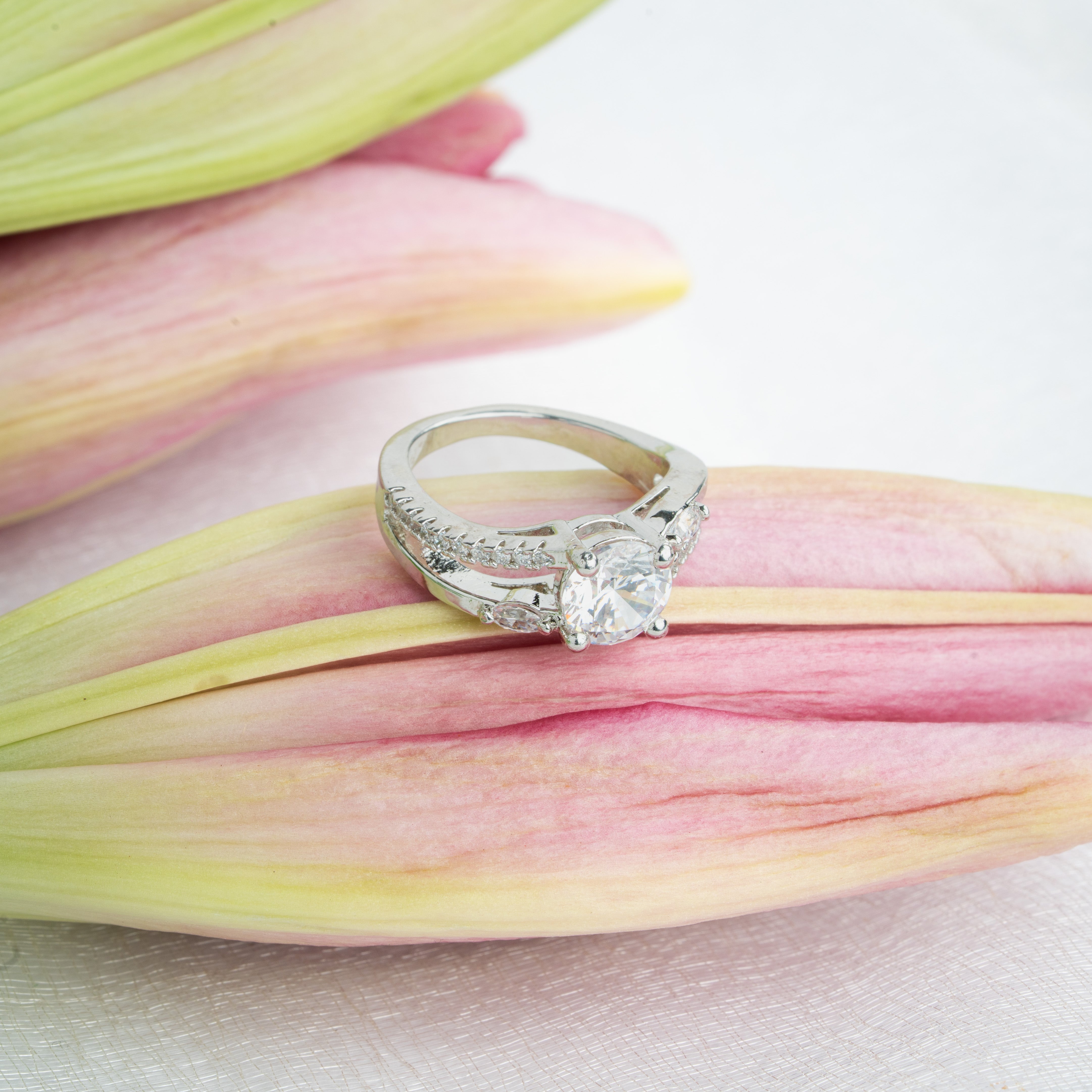 Sterling Silver Single and side  stone ring 