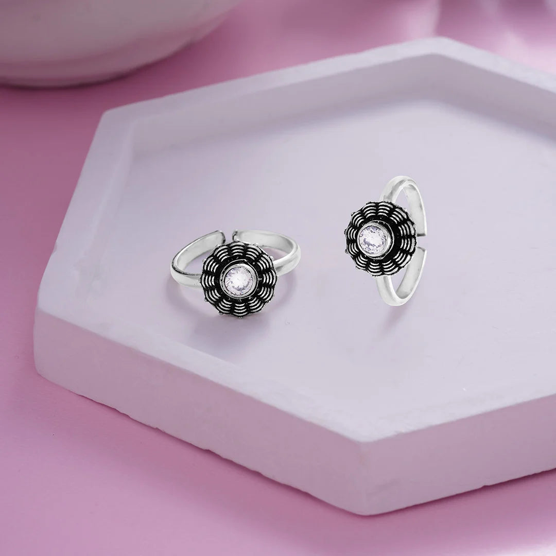 Sterling Silver floral toe ring with white stone