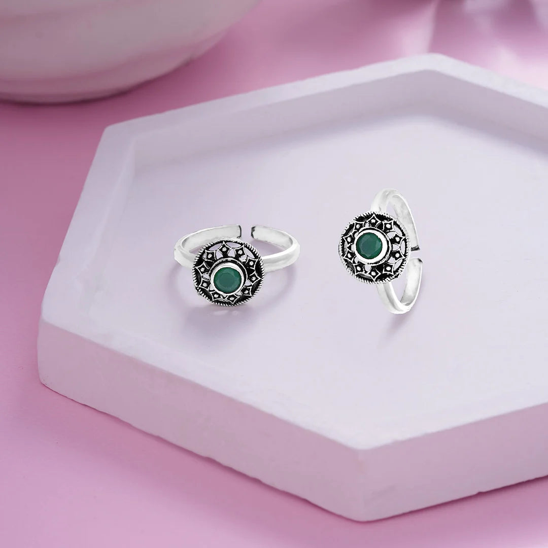 Sterling Silver green stone toe ring