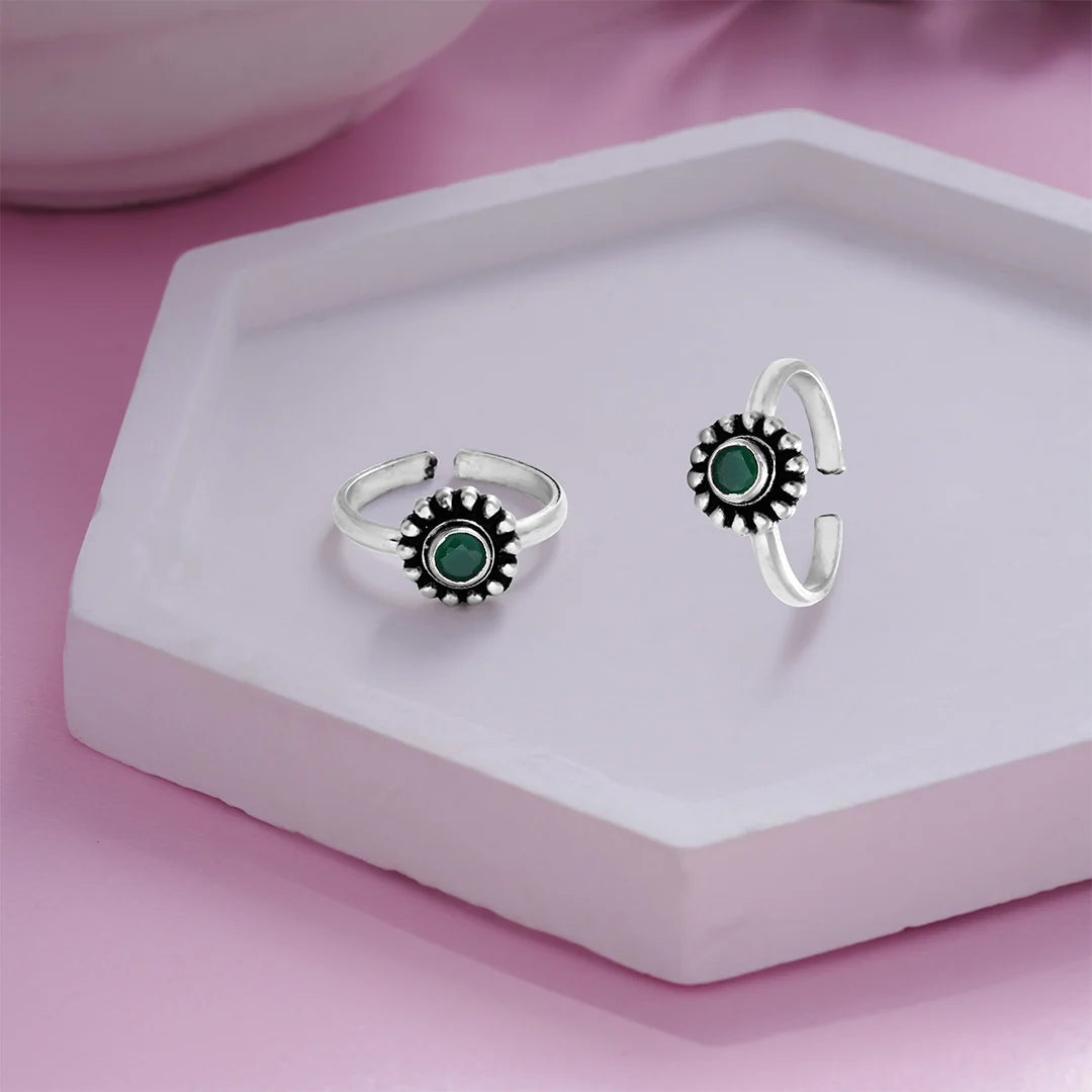 Sterling Silver green stone toe ring with floral 