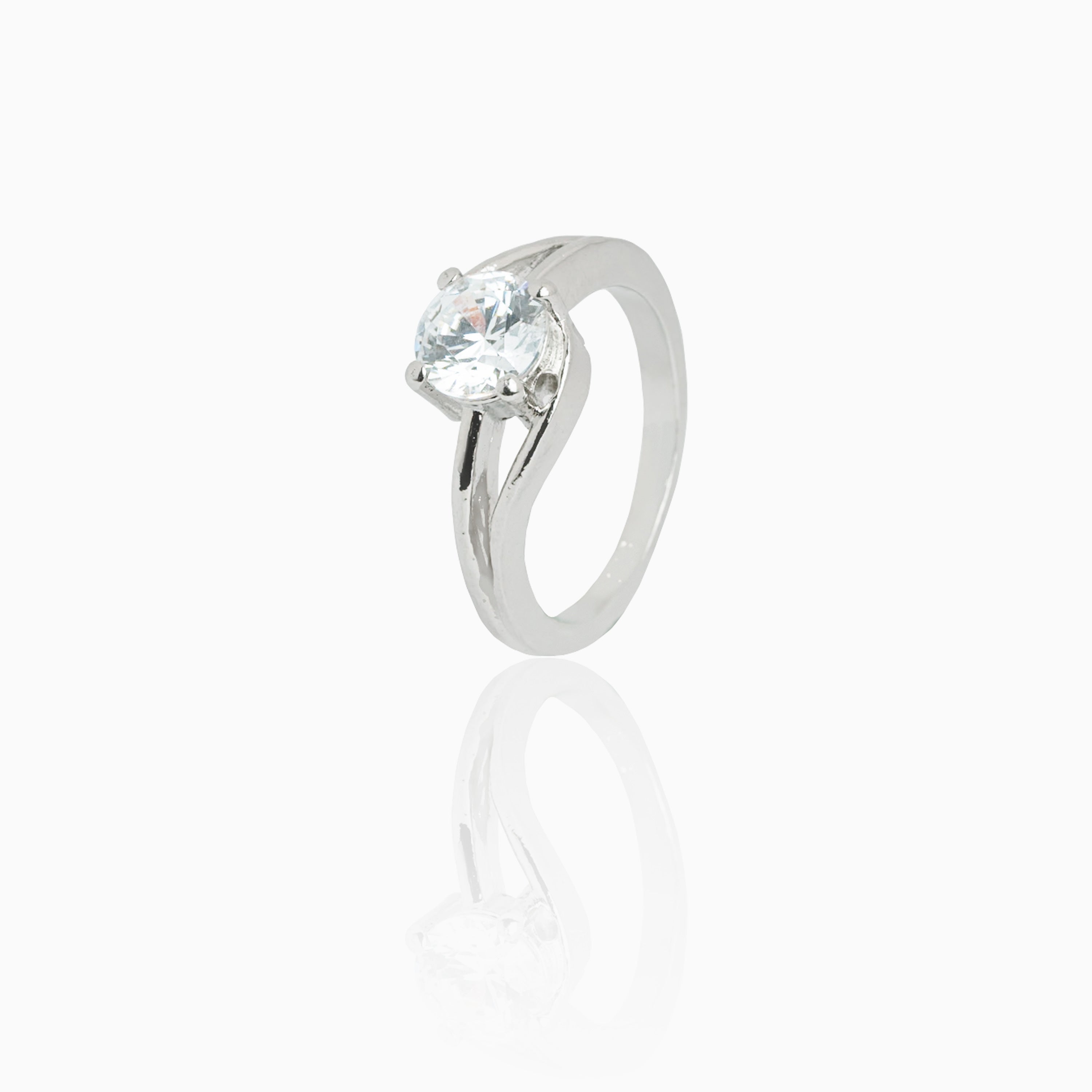 Sterling silver round-cut ring 