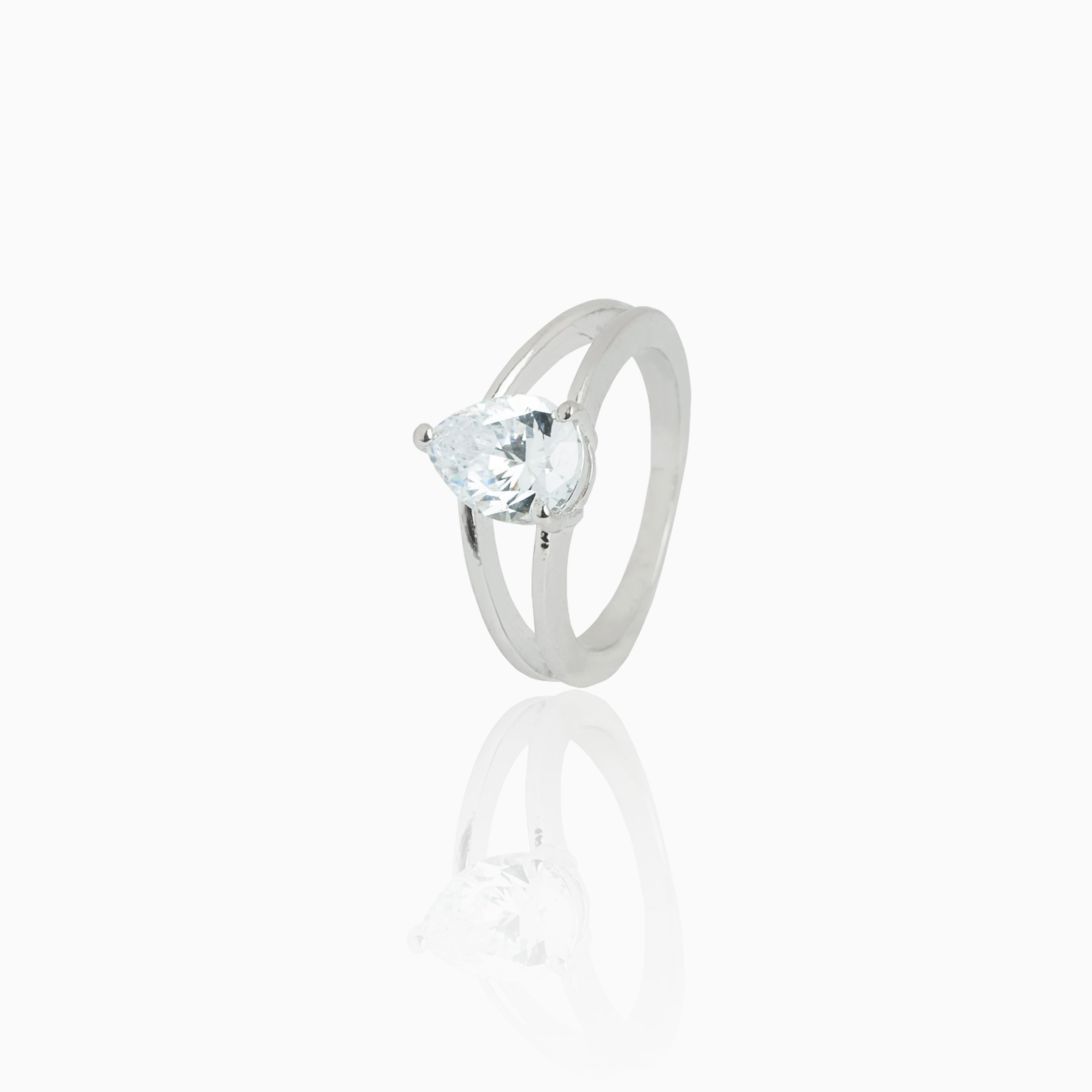 Sterling silver split band ring with round-cut stone