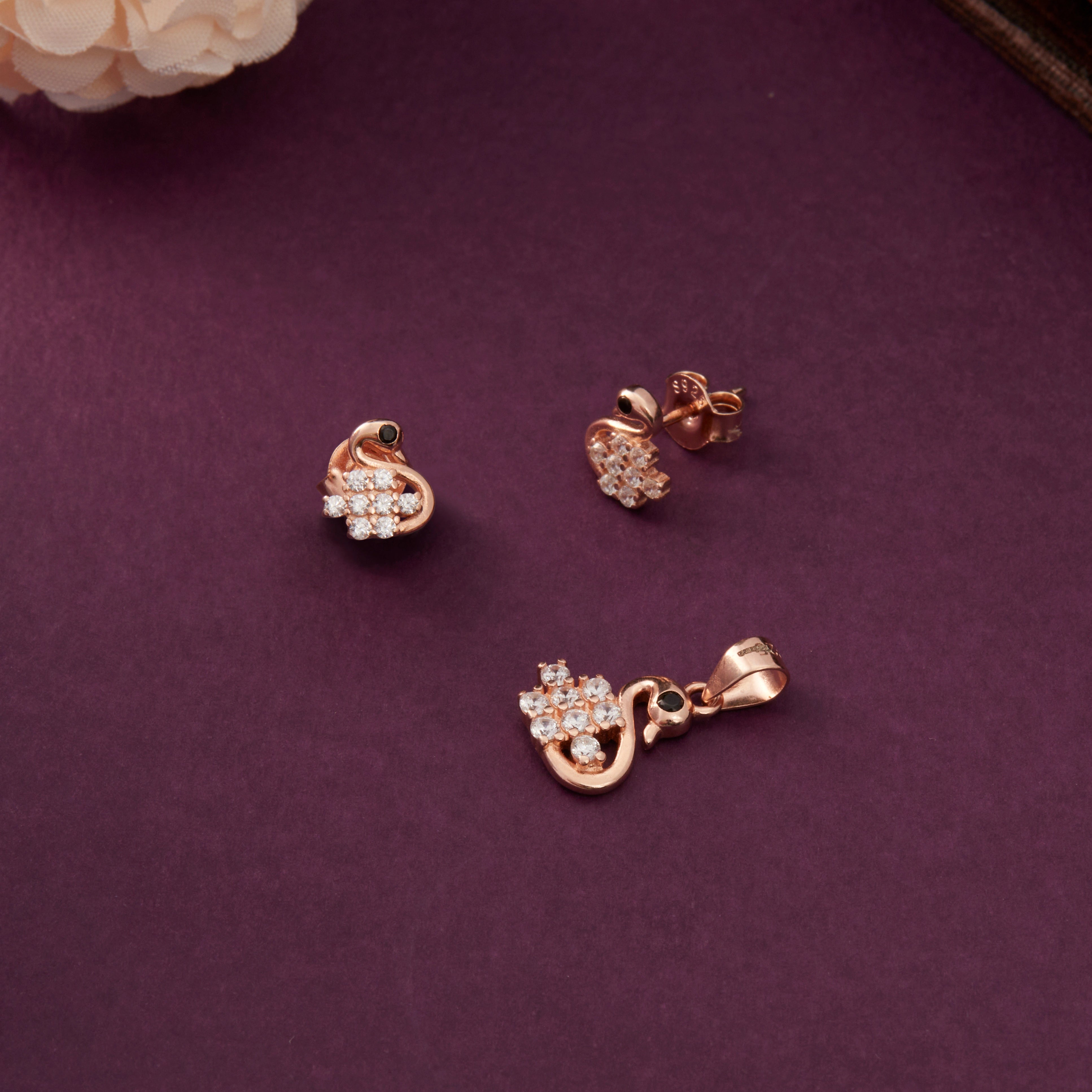 Swan Pendant & Earrings Ishna