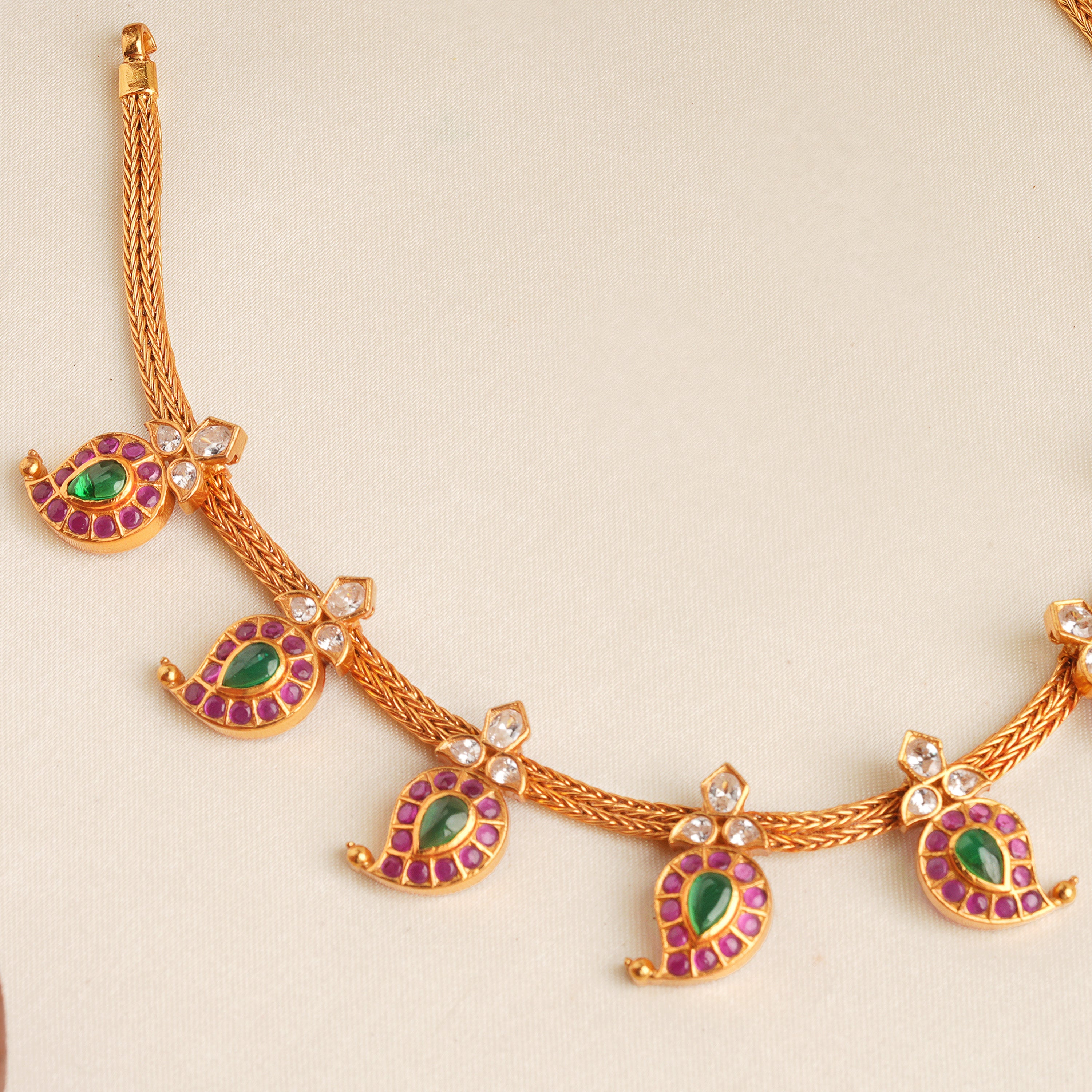 Traditional leaf design gold-plated necklace