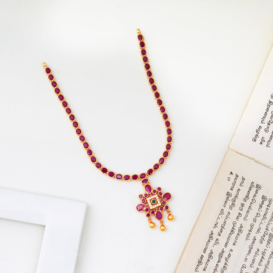 Traditional ruby choker necklace with antique gold plating
