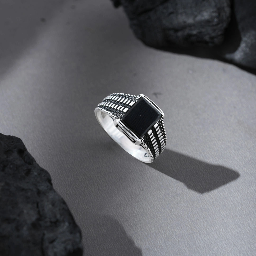 Vintage Black Stone Ring Ishna