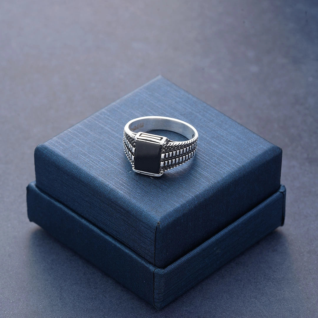 Vintage Black Stone Ring in 925 Sterling Silver Ishna