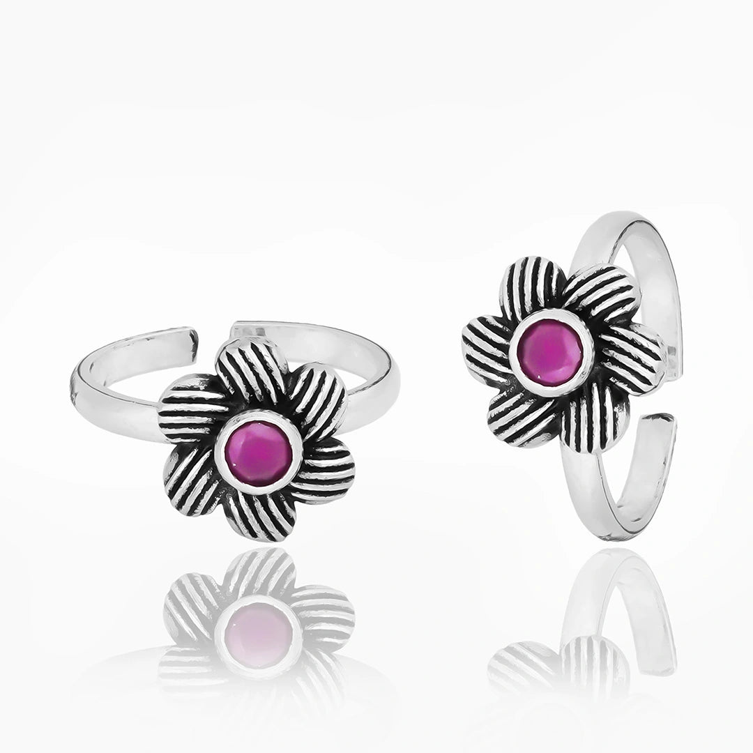 Vintage Floral Toe Ring in Sterling Silver Ishna