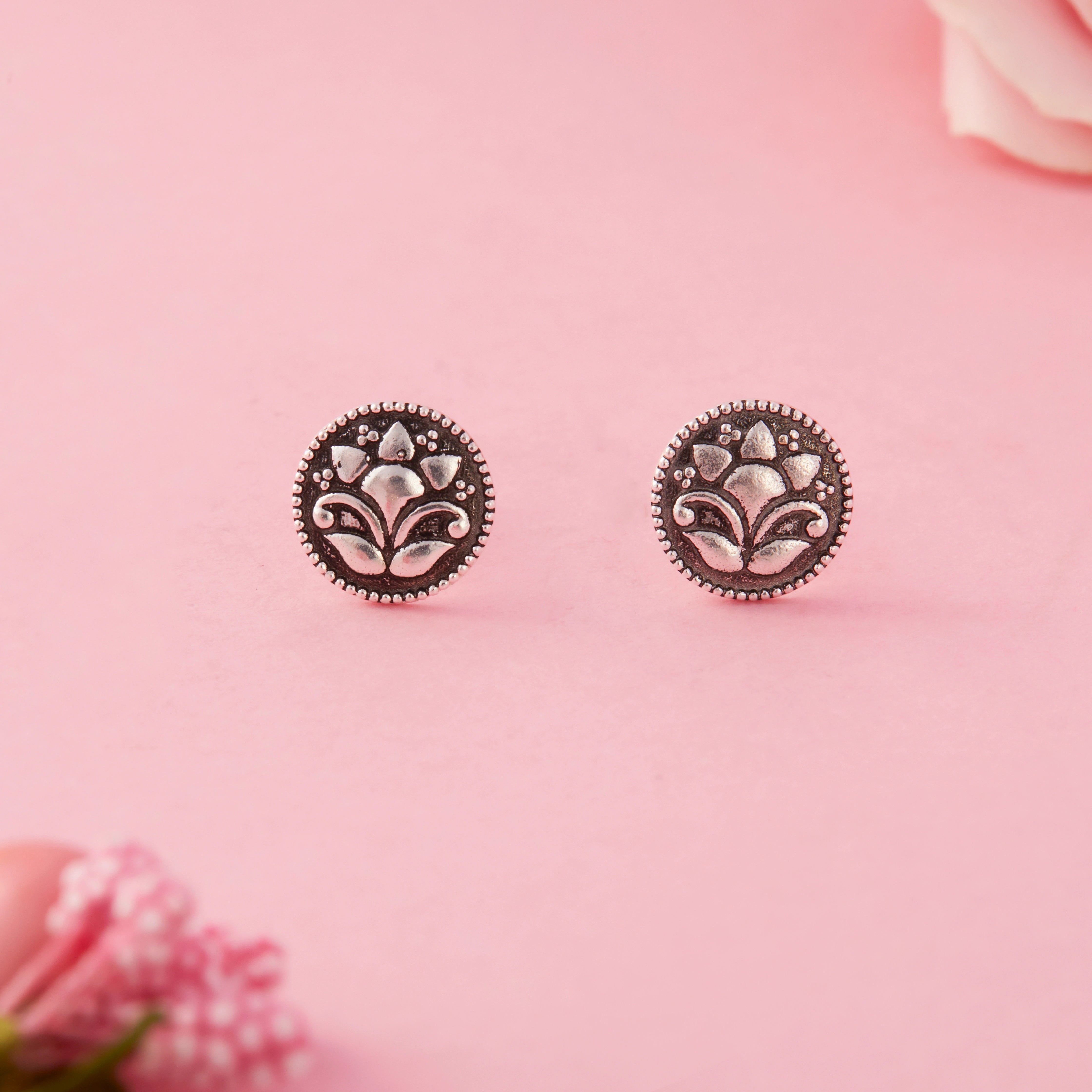 Vintage Round Stud Earrings Ishna