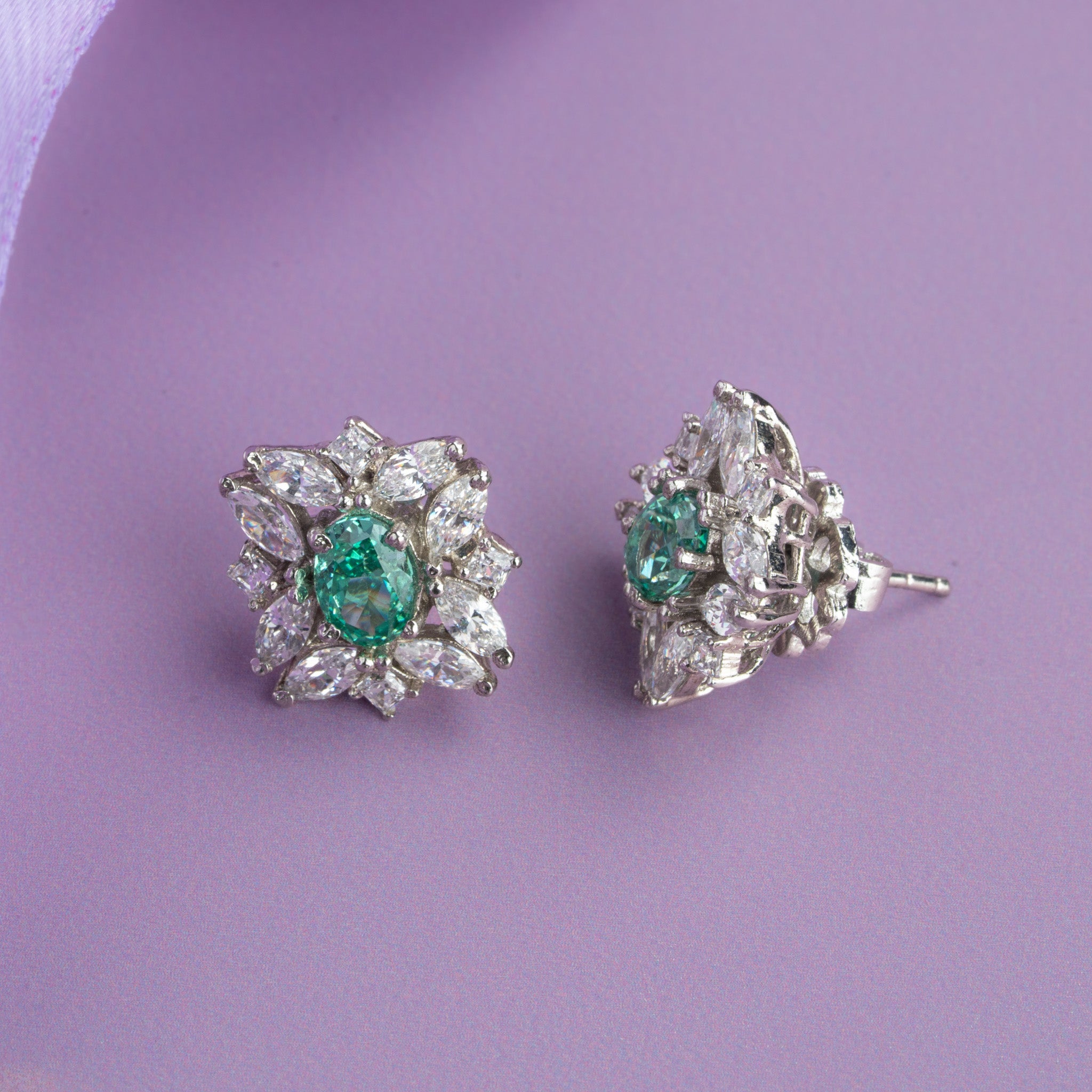 emerald green oval stone stud