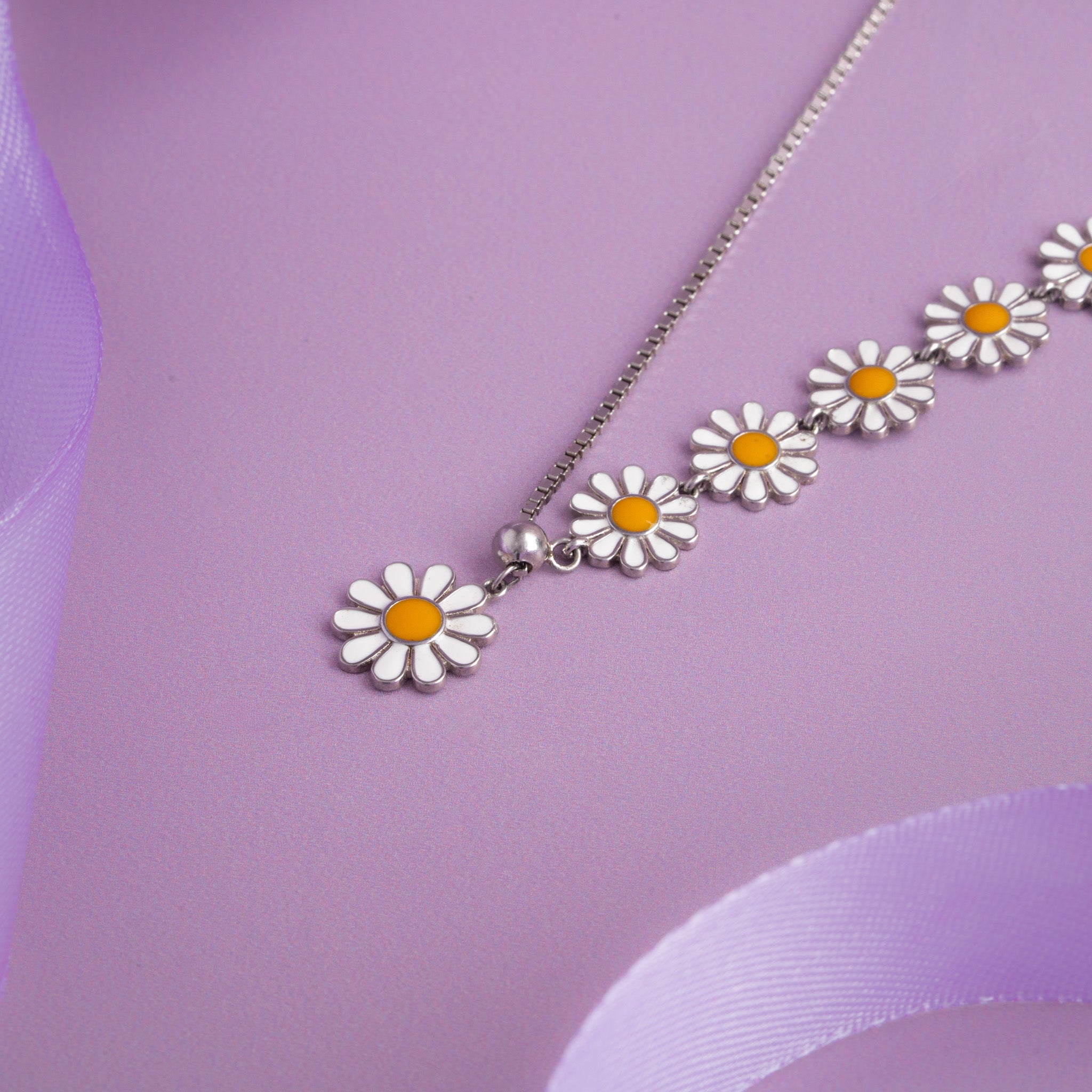 floral design chain suitable for daily wear