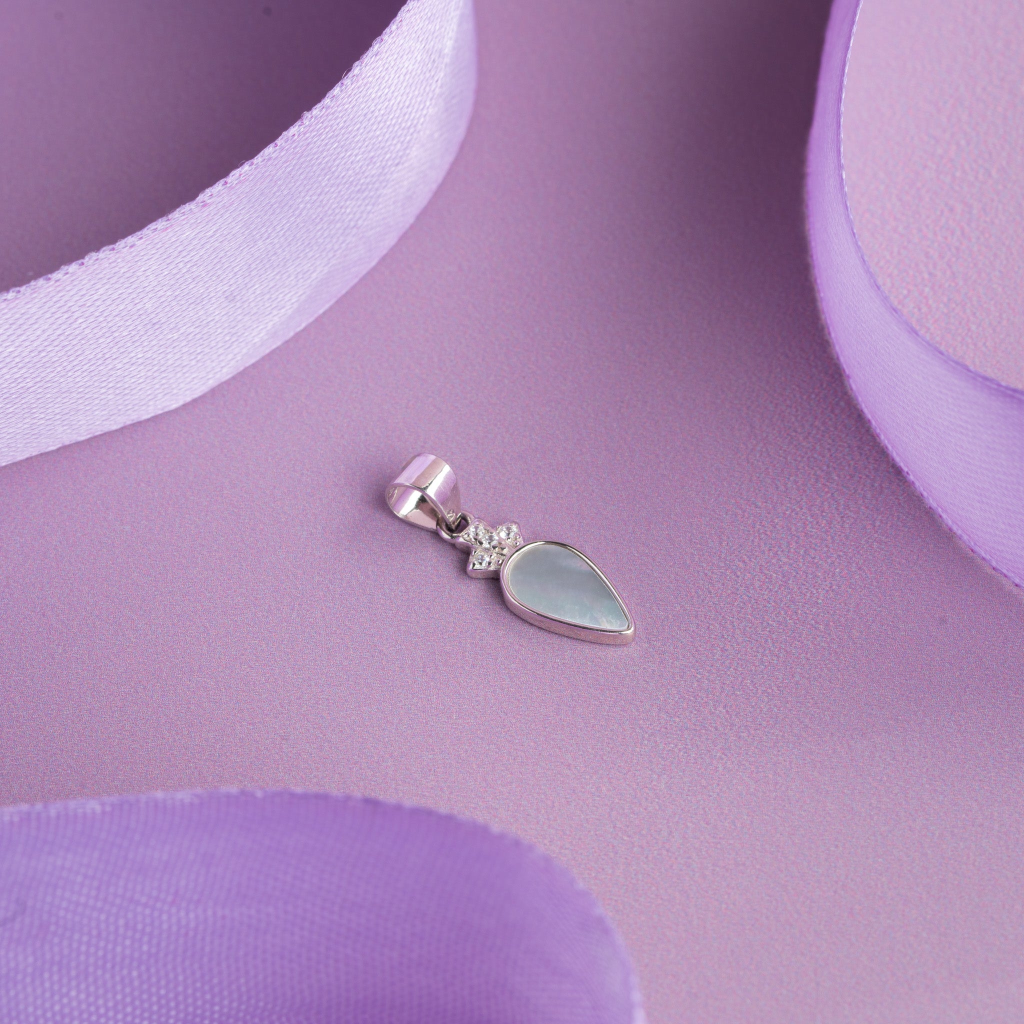 minimal silver flower jewellery