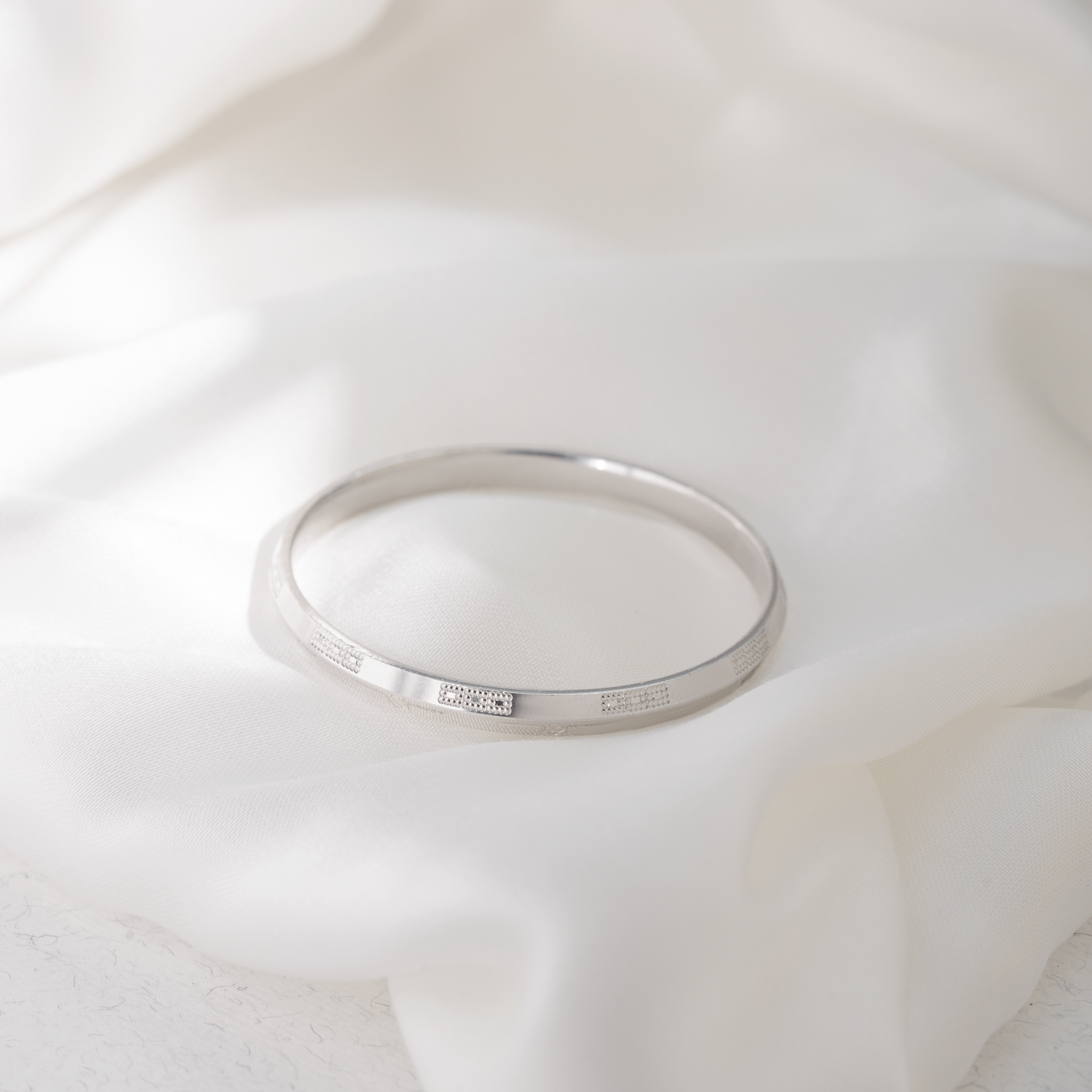 modern plain silver kada