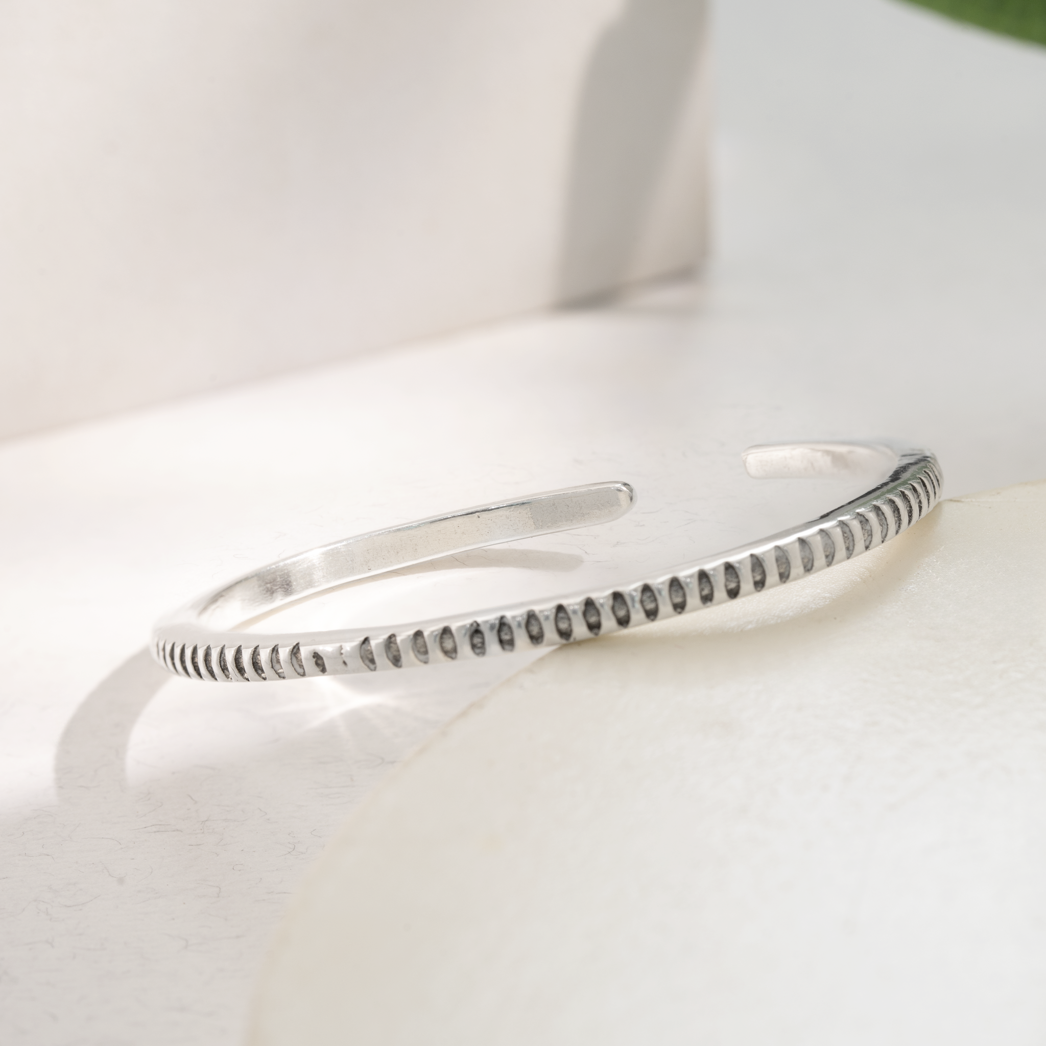 oval cut silver kada design