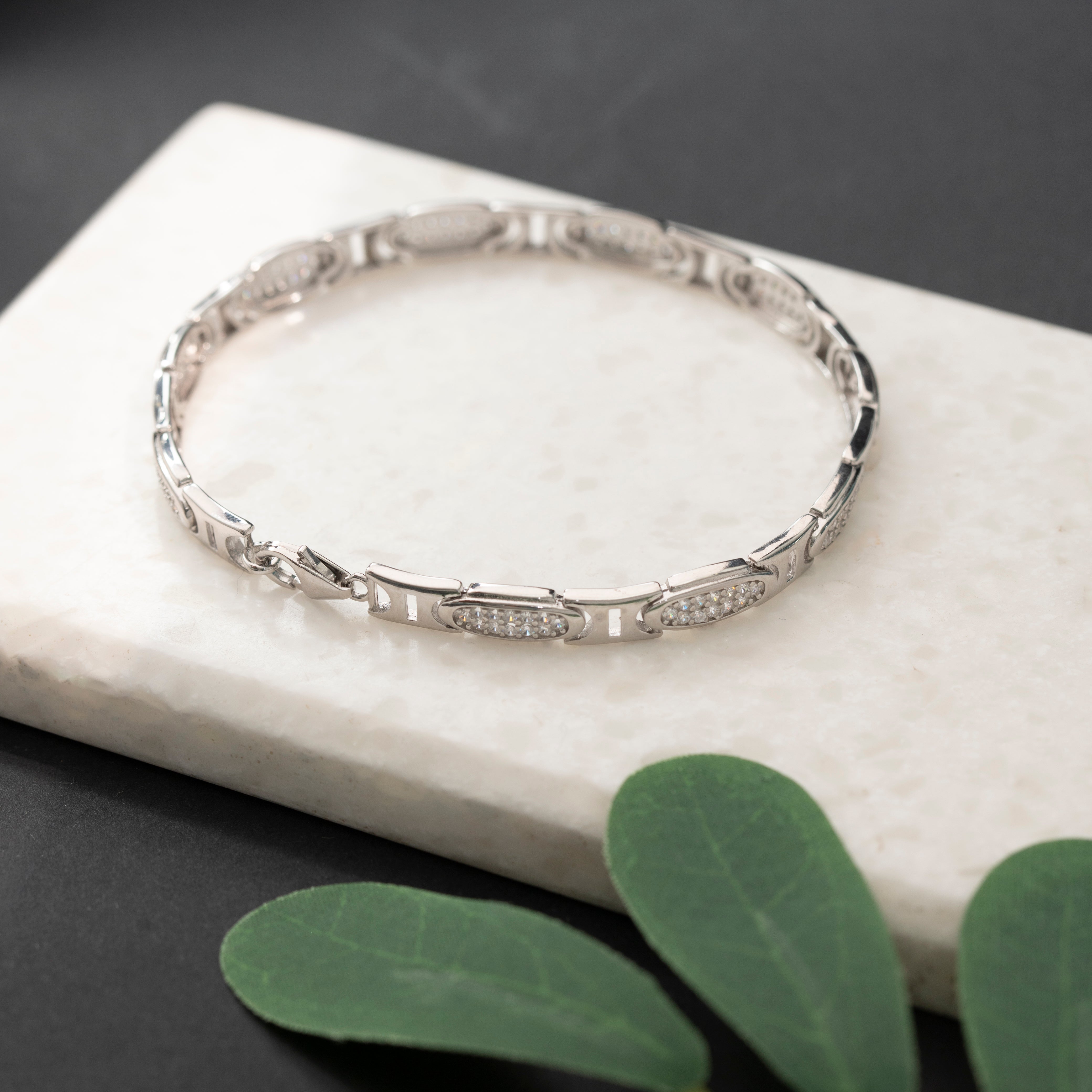 oval_link_silver_bracelet