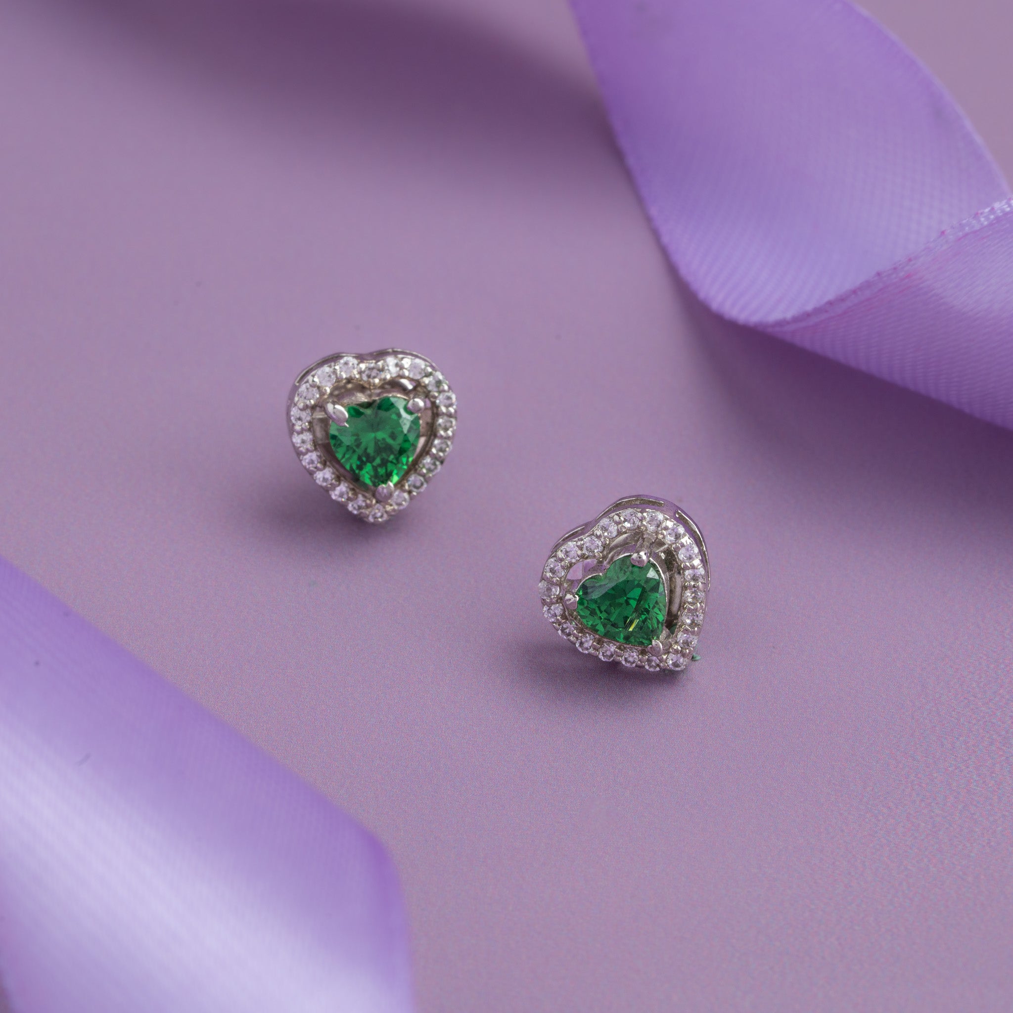 romantic stud design suitable for daily wear