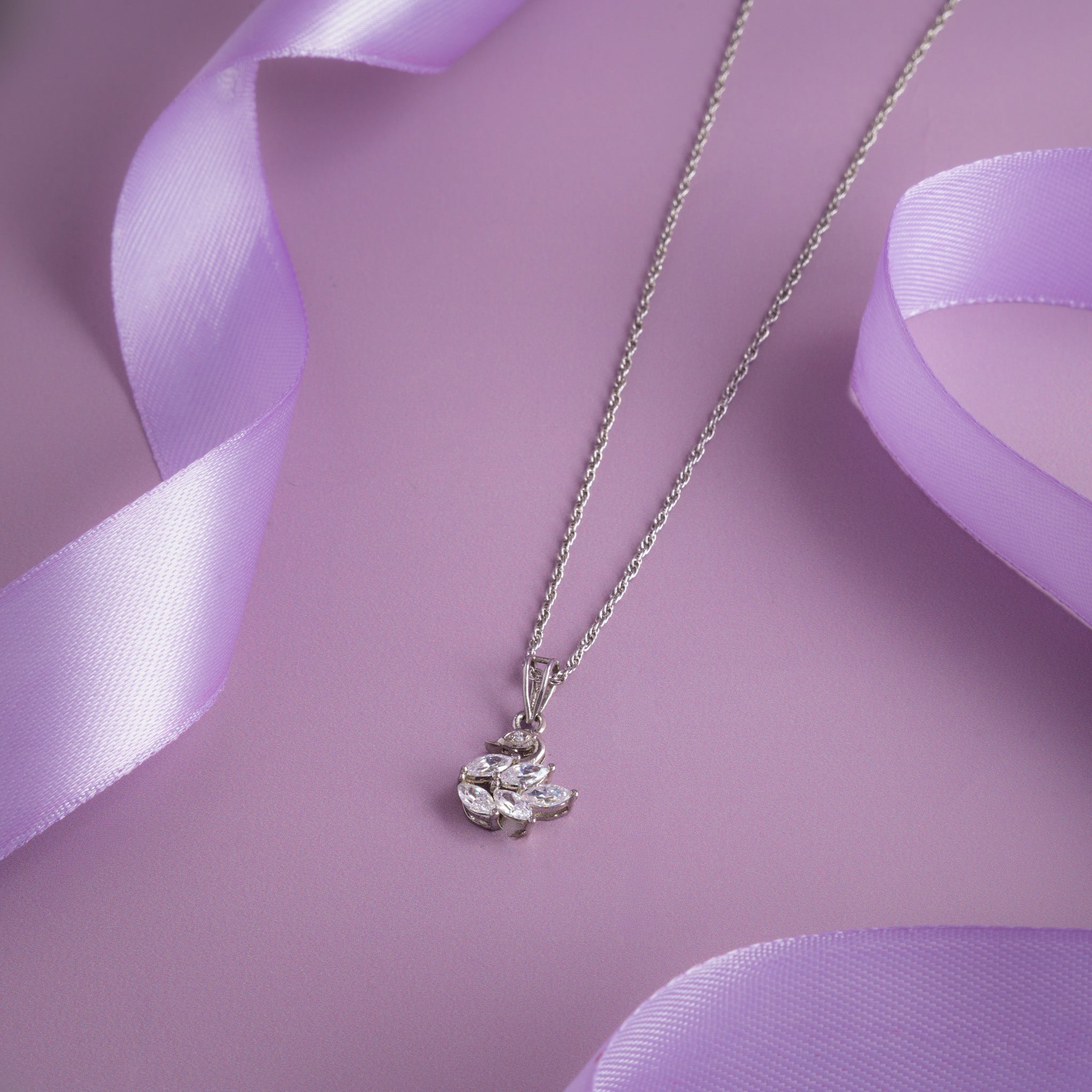 silver swan pendant chain