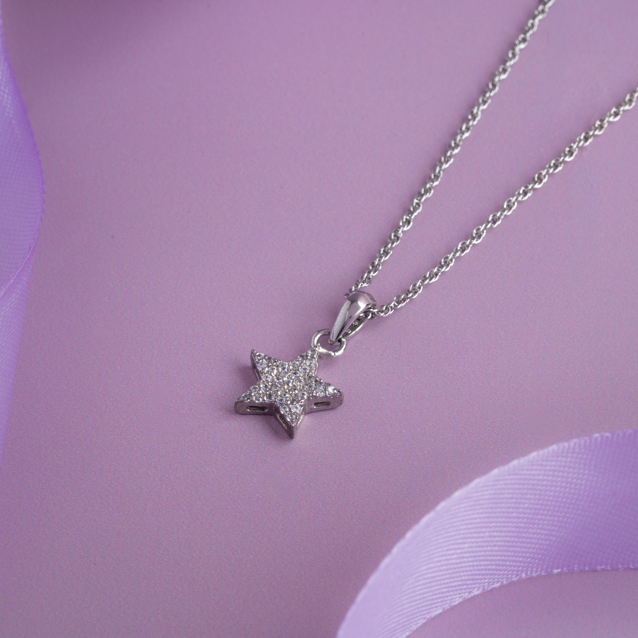 stone design in star pendant