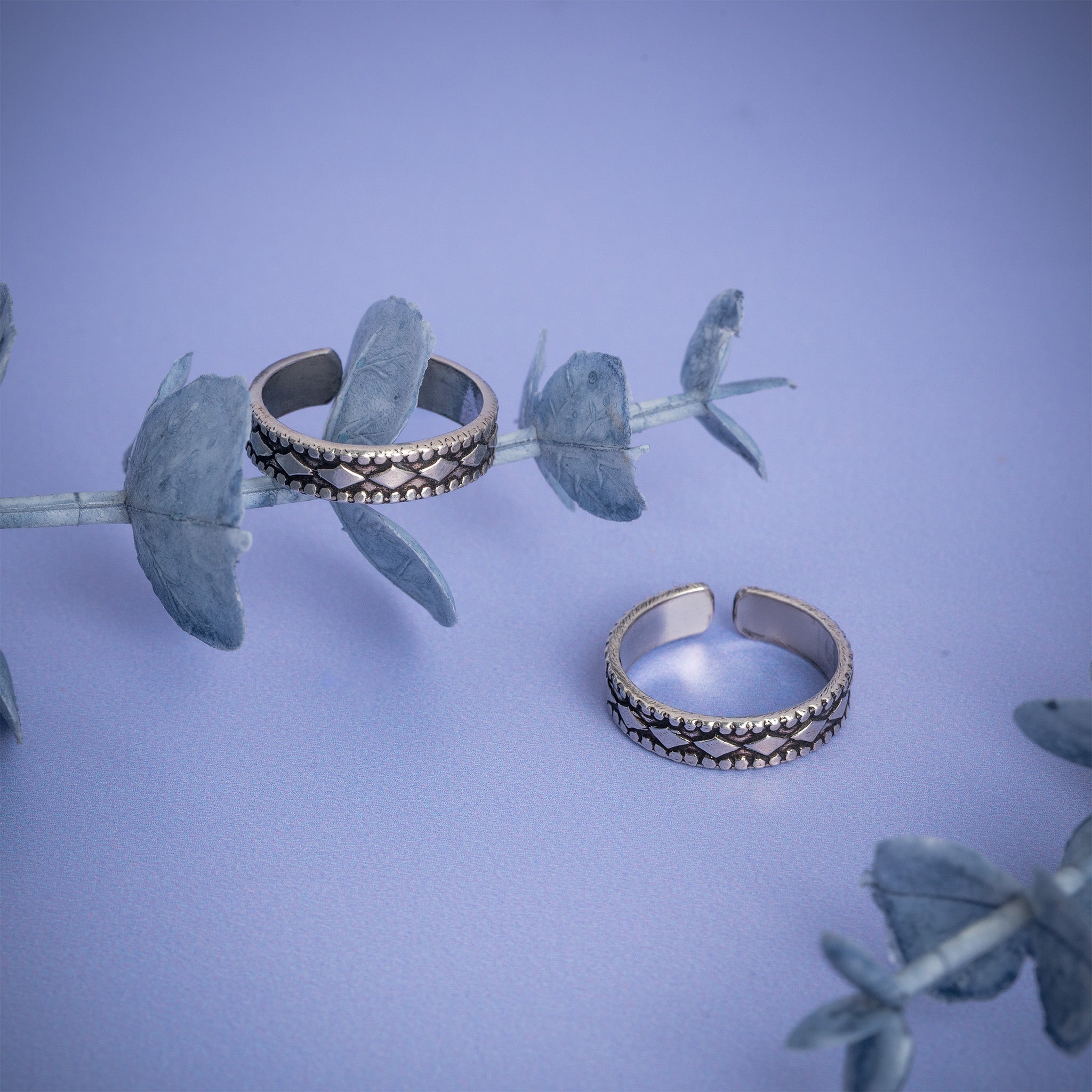 traditional silver toe rings